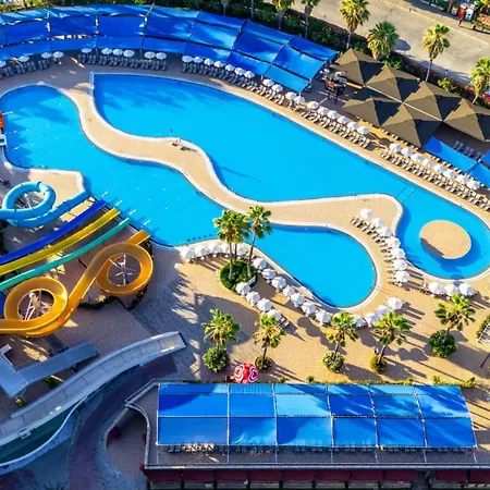Resort Vonresort Golden Coast & Aqua 5*