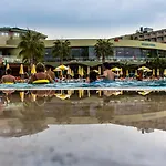 Курортный комплекс Vonresort Golden Coast & Aqua